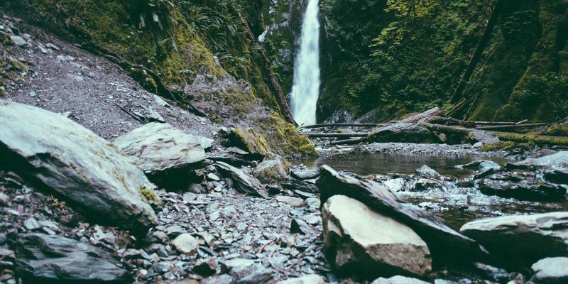 工业4.0时代：基于机器视觉的在线质量检测与缺陷自动分类如何重塑自动化流程优化